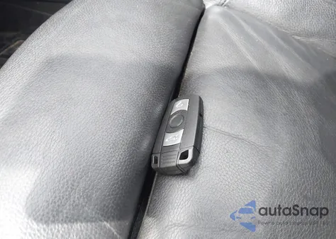 2007 BMW 328Xi из США, поврежденный, VIN WBAWV53517P077300